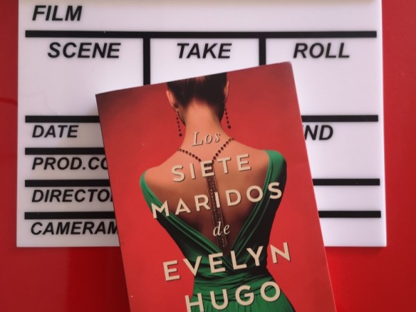 A la Pantalla: «Los 7 Maridos de Evelyn&nbsp;Hugo»